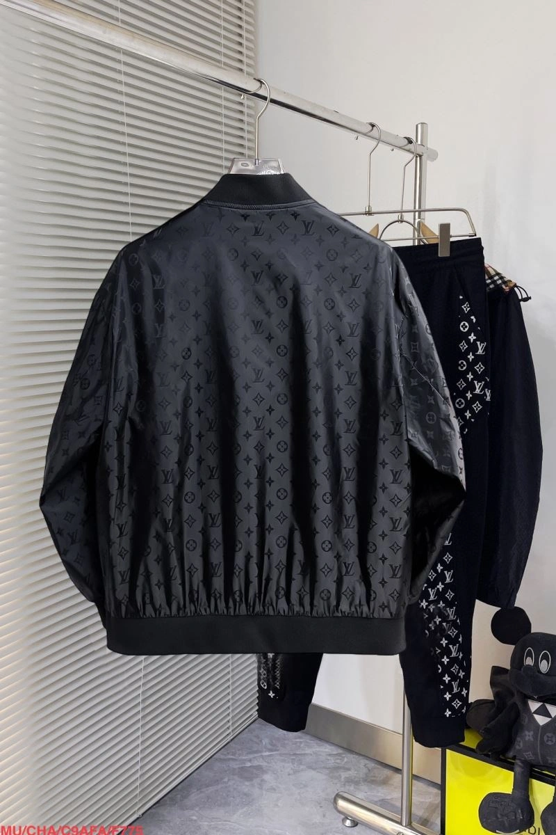 Louis Vuitton Outwear Stretchable 136708