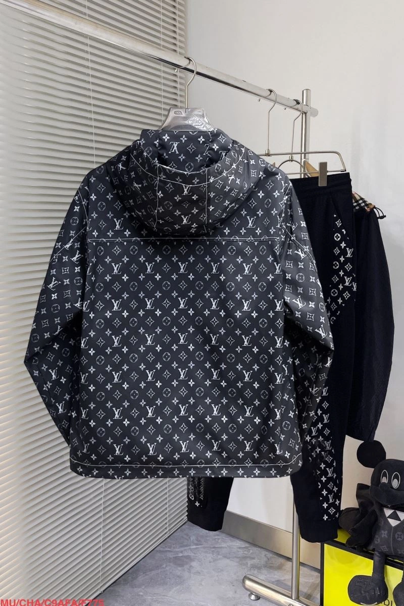 Trendsetting Louis Vuitton Outwear 136705