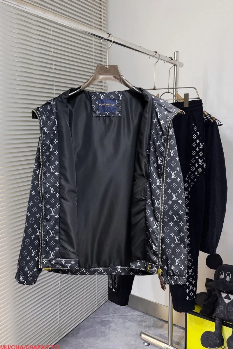 Trendsetting Louis Vuitton Outwear 136705