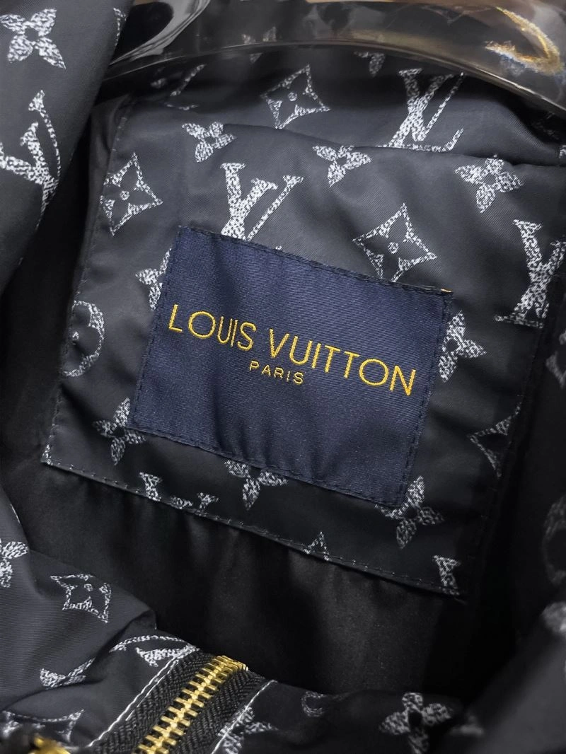 Trendsetting Louis Vuitton Outwear 136705