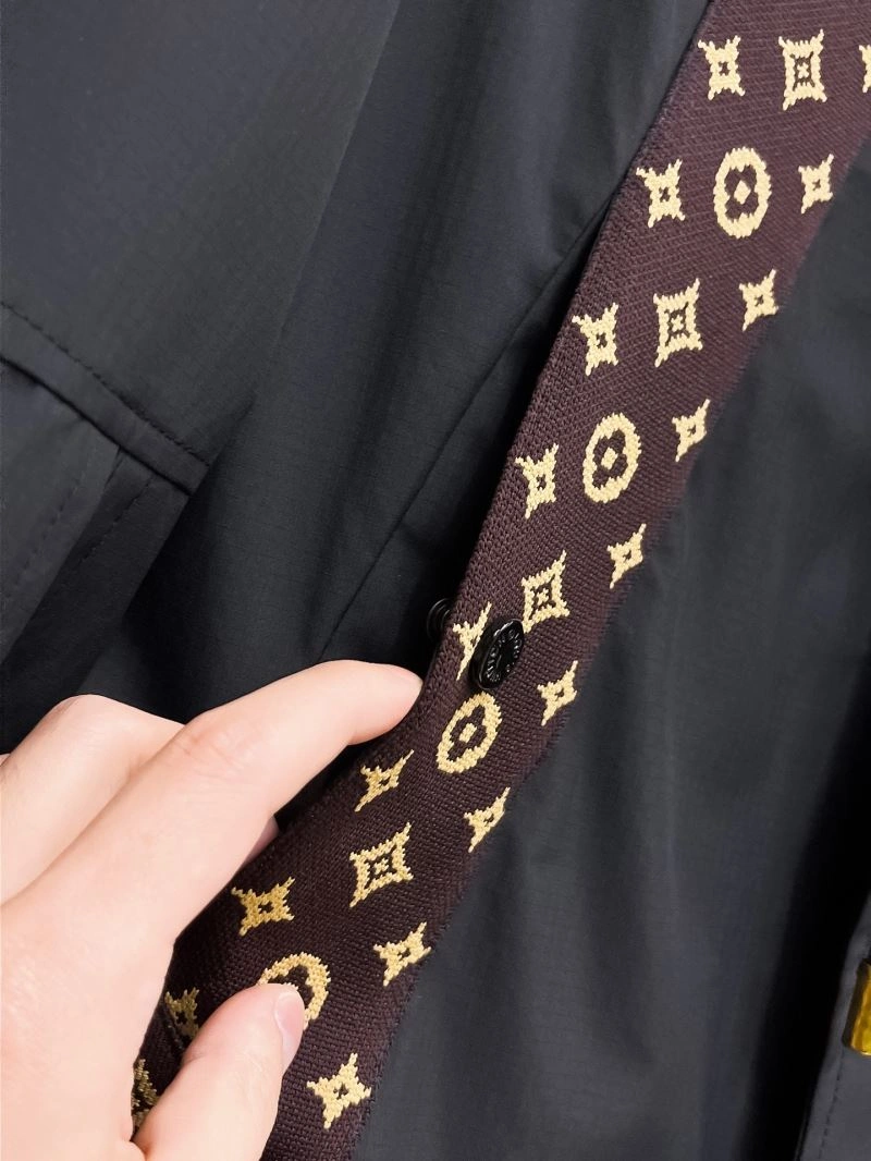 TechFriendly Louis Vuitton Outwear 136711