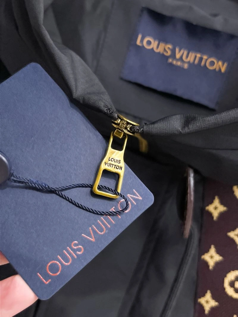 TechFriendly Louis Vuitton Outwear 136711
