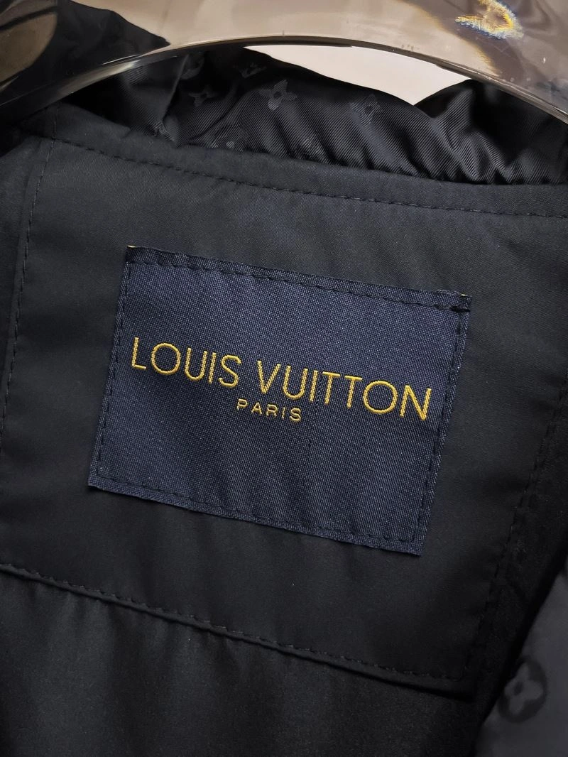 Lightweight Louis Vuitton Outwear 136721