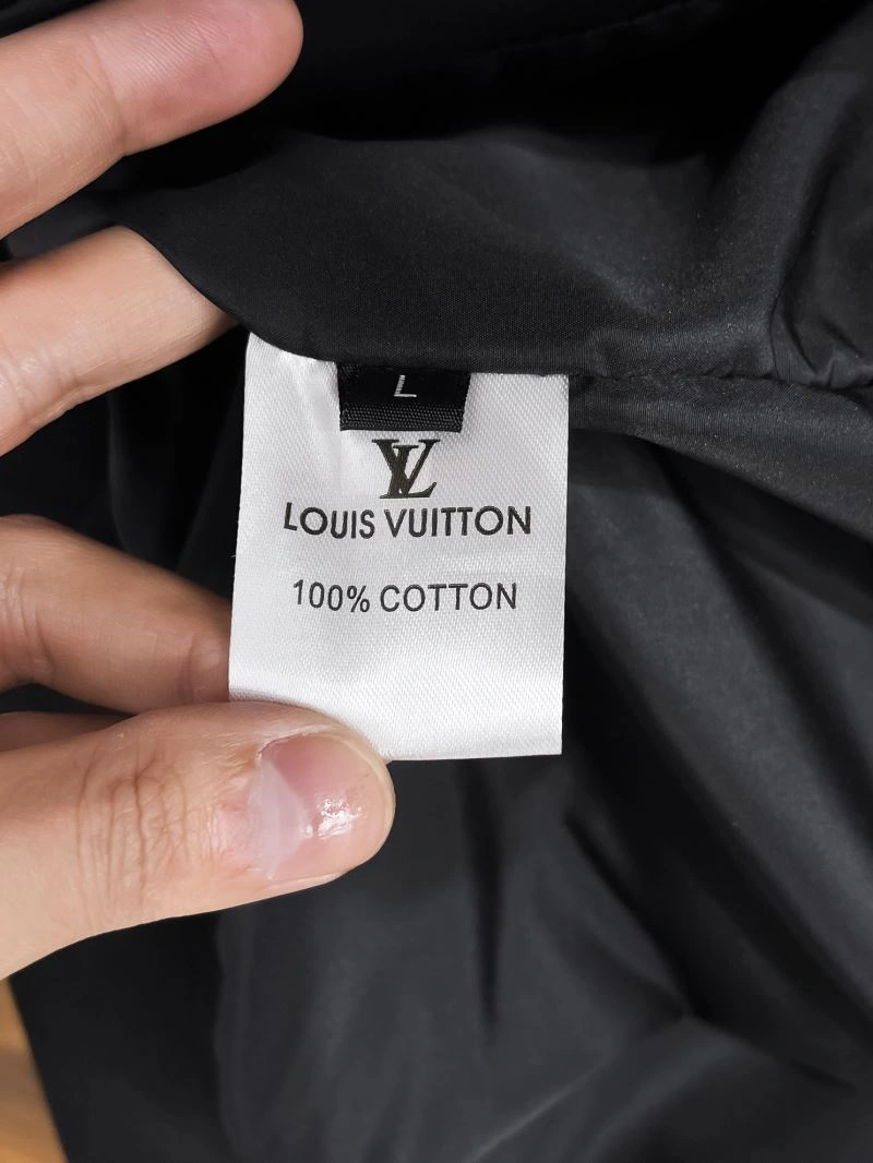 Lightweight Louis Vuitton Outwear 136721