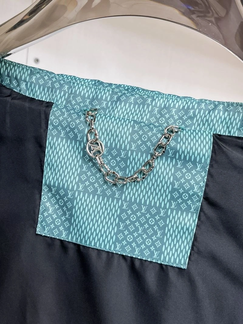 WellDesigned Louis Vuitton Outwear 136700