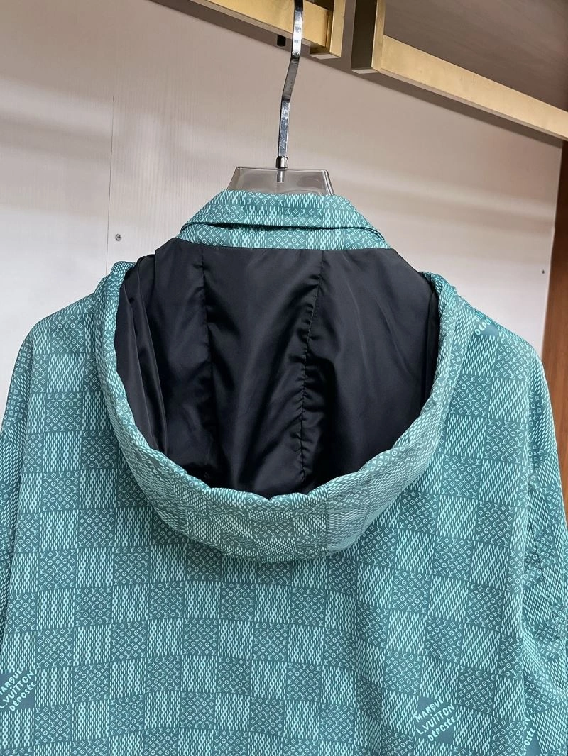 WellDesigned Louis Vuitton Outwear 136700