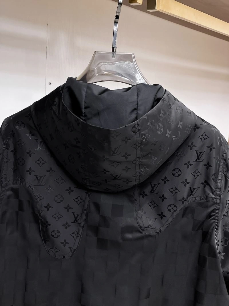 Practical Louis Vuitton Outwear 136692