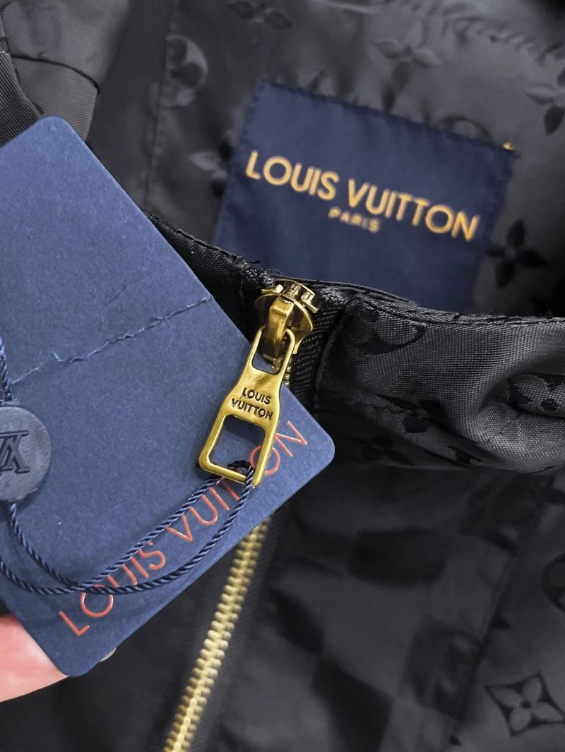 Practical Louis Vuitton Outwear 136692