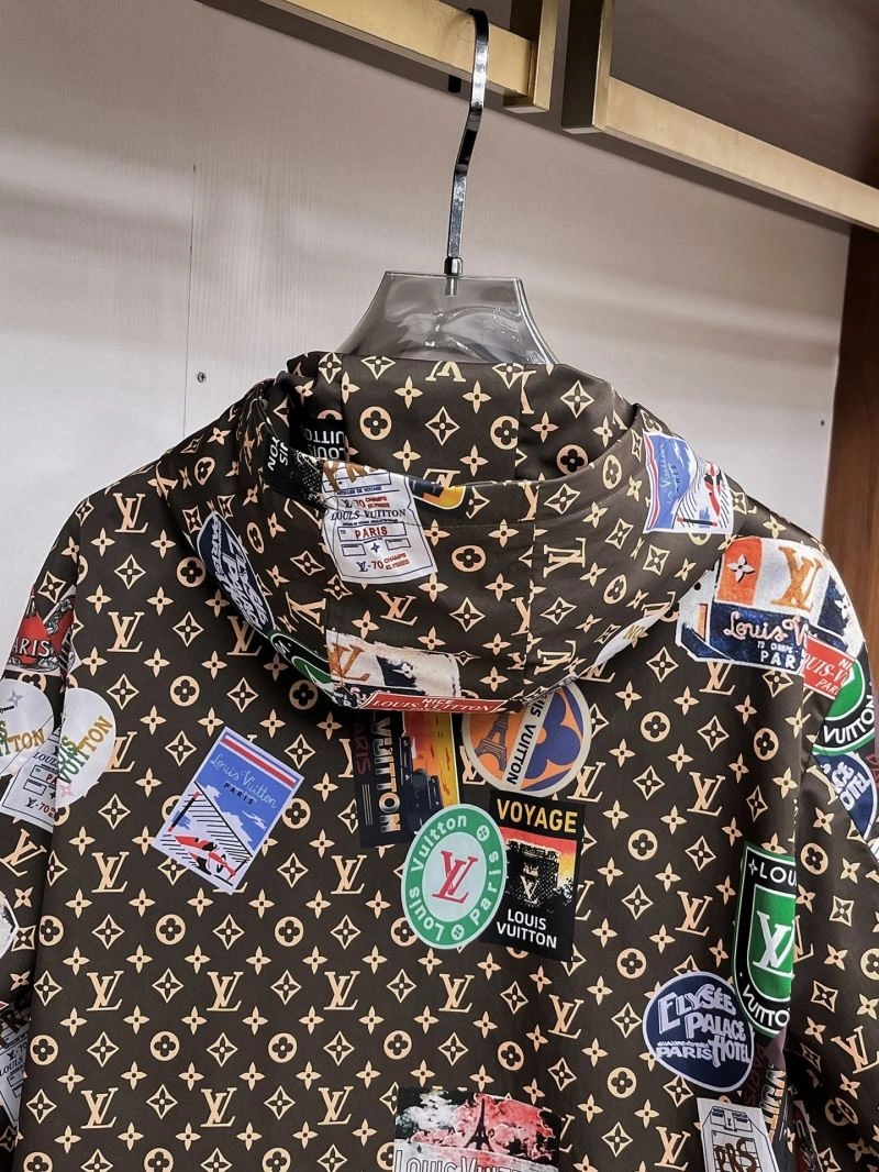 WellDesigned Louis Vuitton Outwear 136698