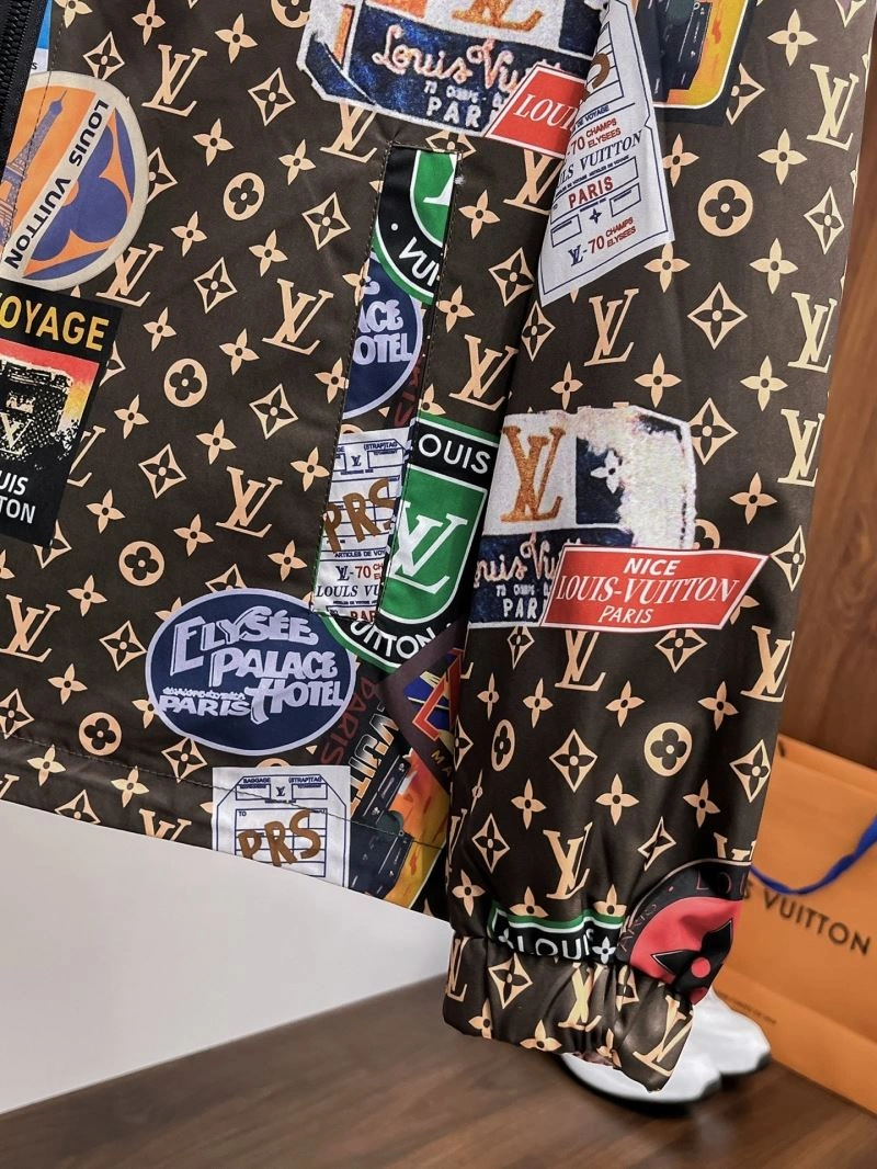 WellDesigned Louis Vuitton Outwear 136698