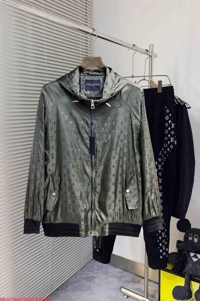 OdorResistant Louis Vuitton Outwear 136696