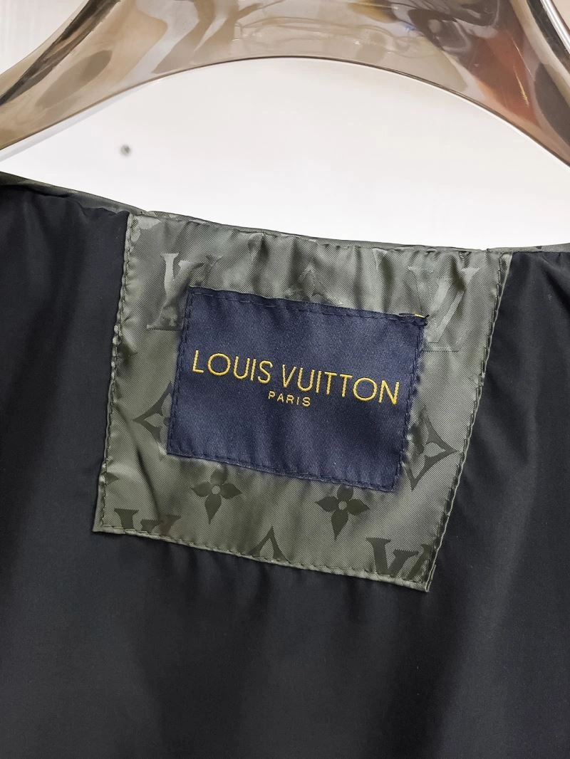 OdorResistant Louis Vuitton Outwear 136696