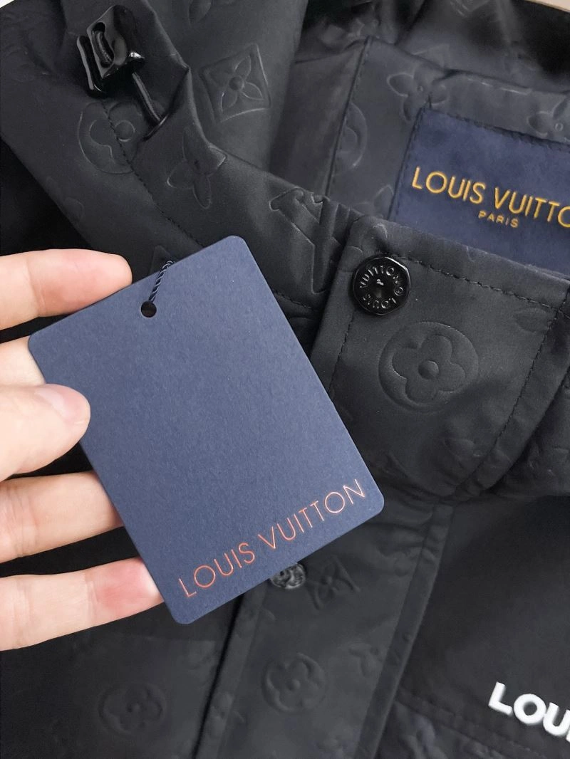 Louis Vuitton Outwear Bold 136707