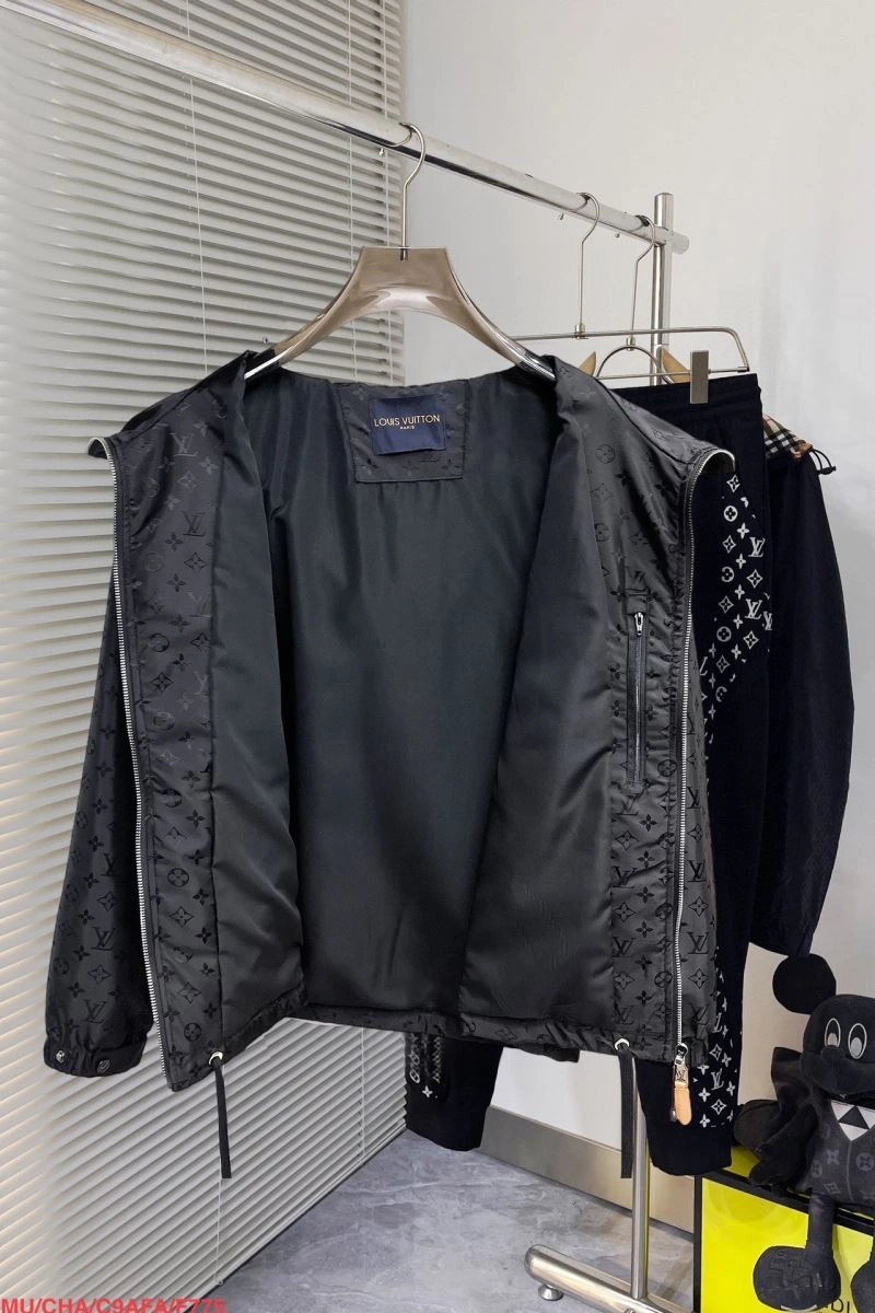 Louis Vuitton Outwear ComfortFit 136697