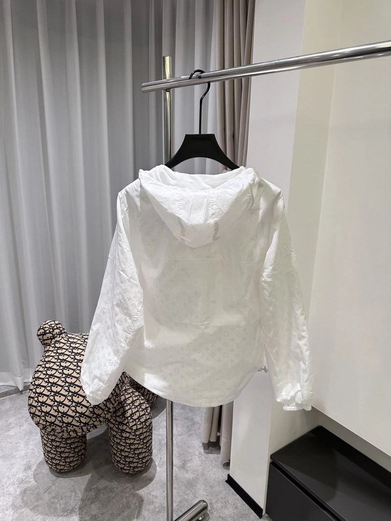 SmoothTexture Louis Vuitton Outwear 136691