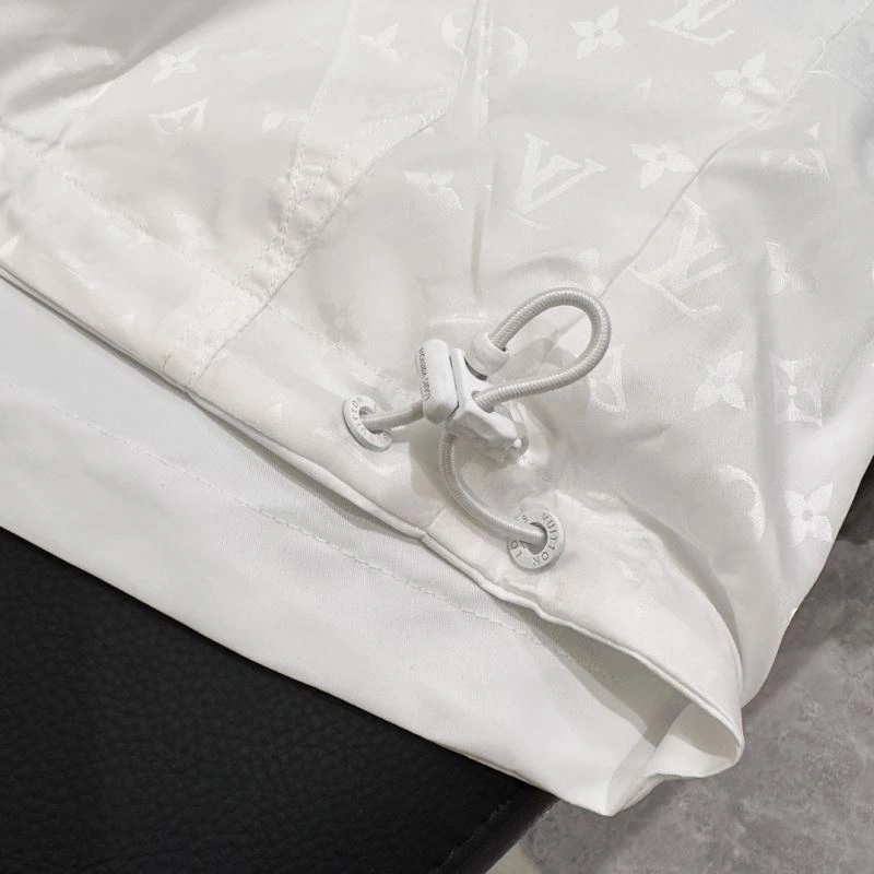 SmoothTexture Louis Vuitton Outwear 136691