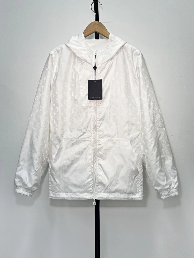 SmoothTexture Louis Vuitton Outwear 136691