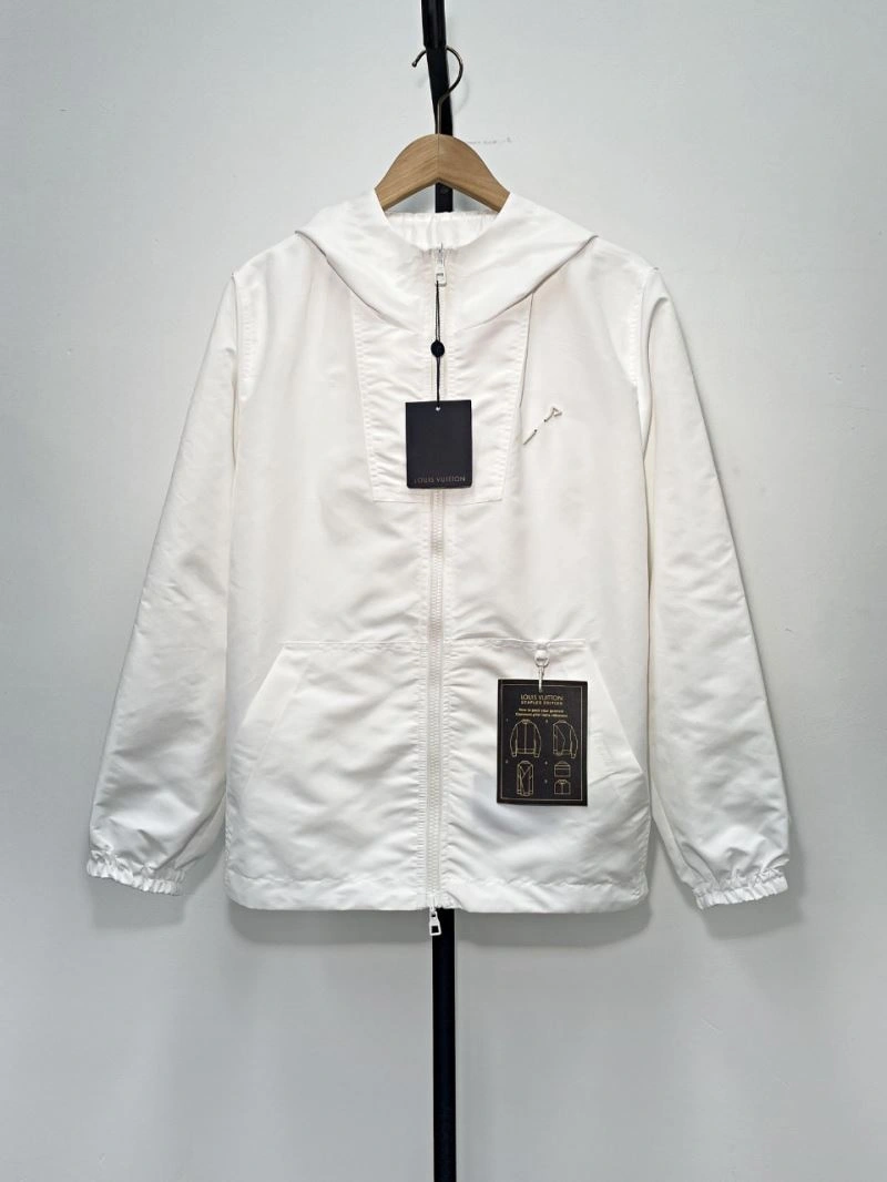 SmoothTexture Louis Vuitton Outwear 136691
