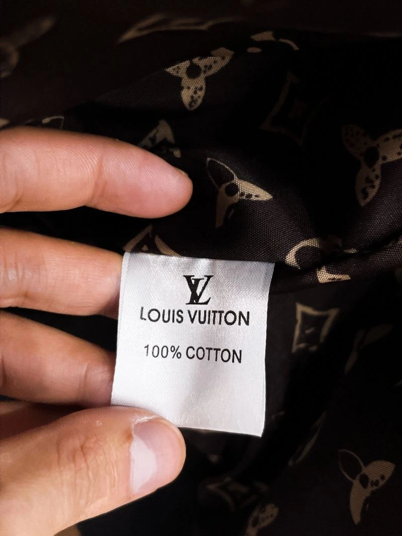 Louis Vuitton Outwear Compact 136693