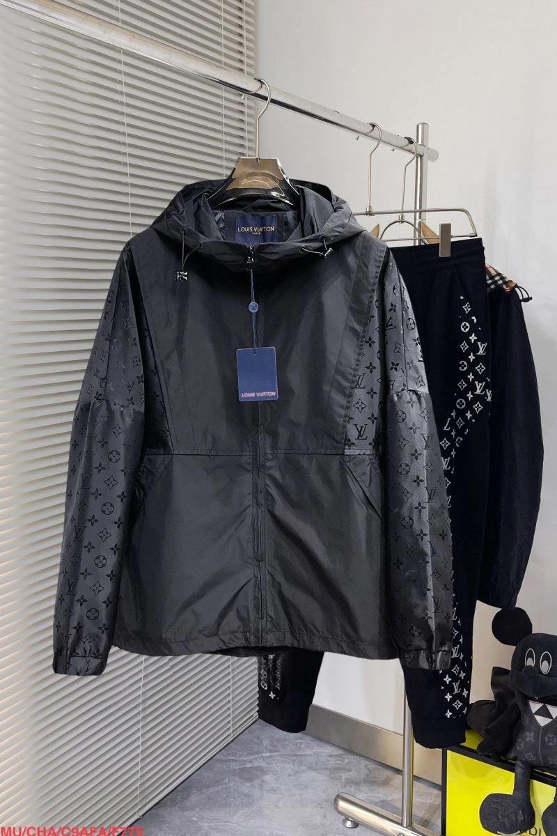 Youthful Louis Vuitton Outwear 136703