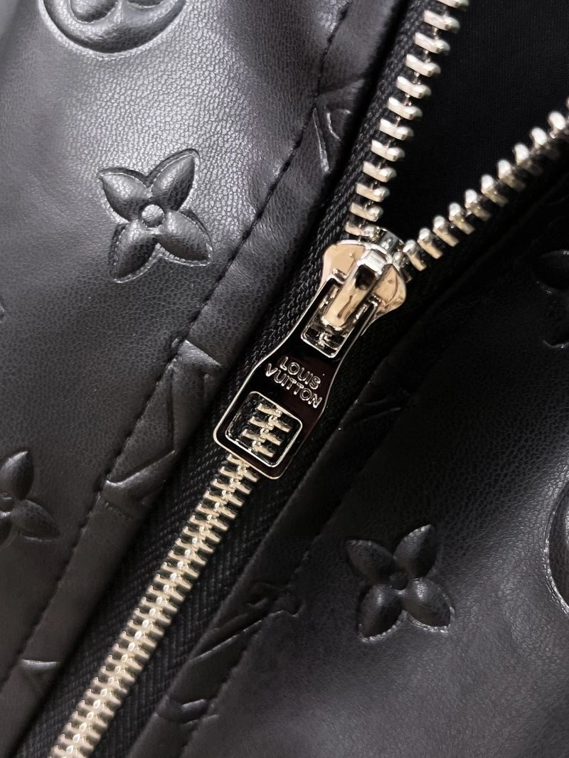 Louis Vuitton Outwear Chic 136682