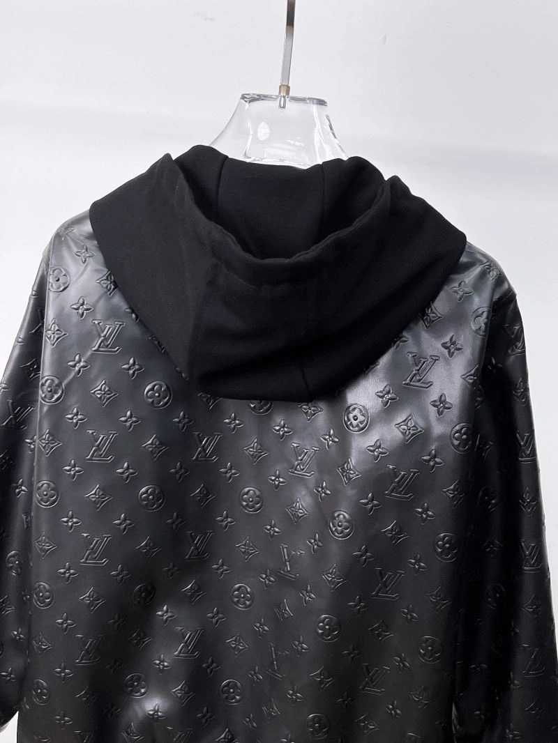 Louis Vuitton Outwear Chic 136682