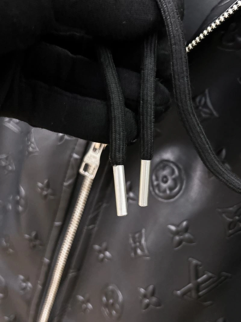 Louis Vuitton Outwear Chic 136682