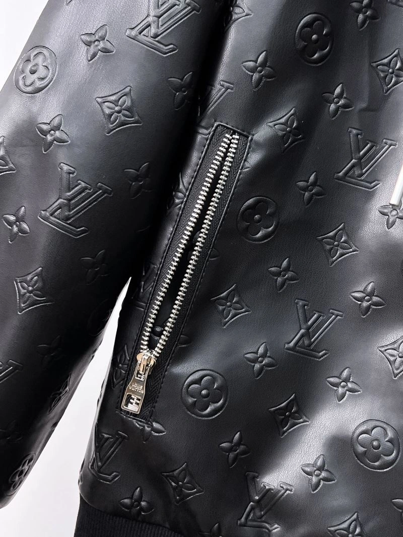 Louis Vuitton Outwear Chic 136682