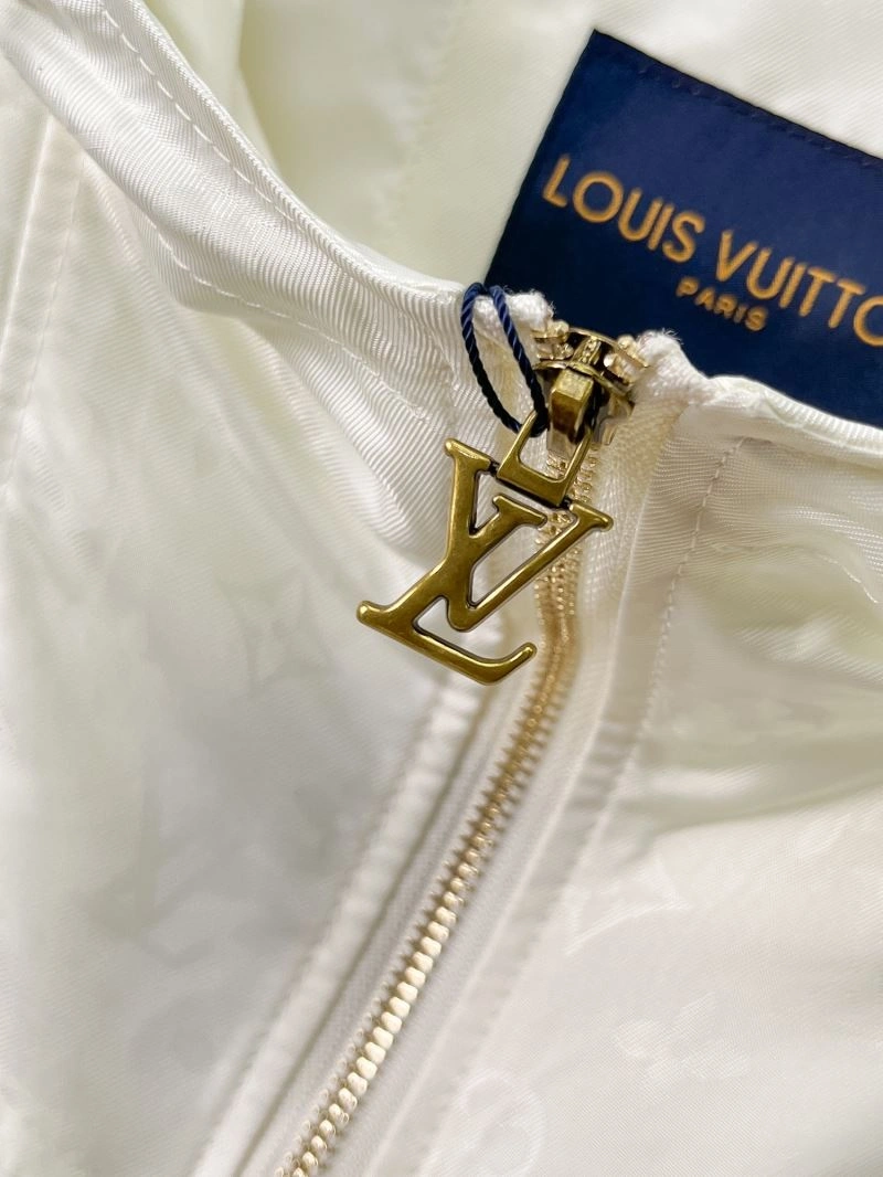 Louis Vuitton Outwear ZeroBulk 136683