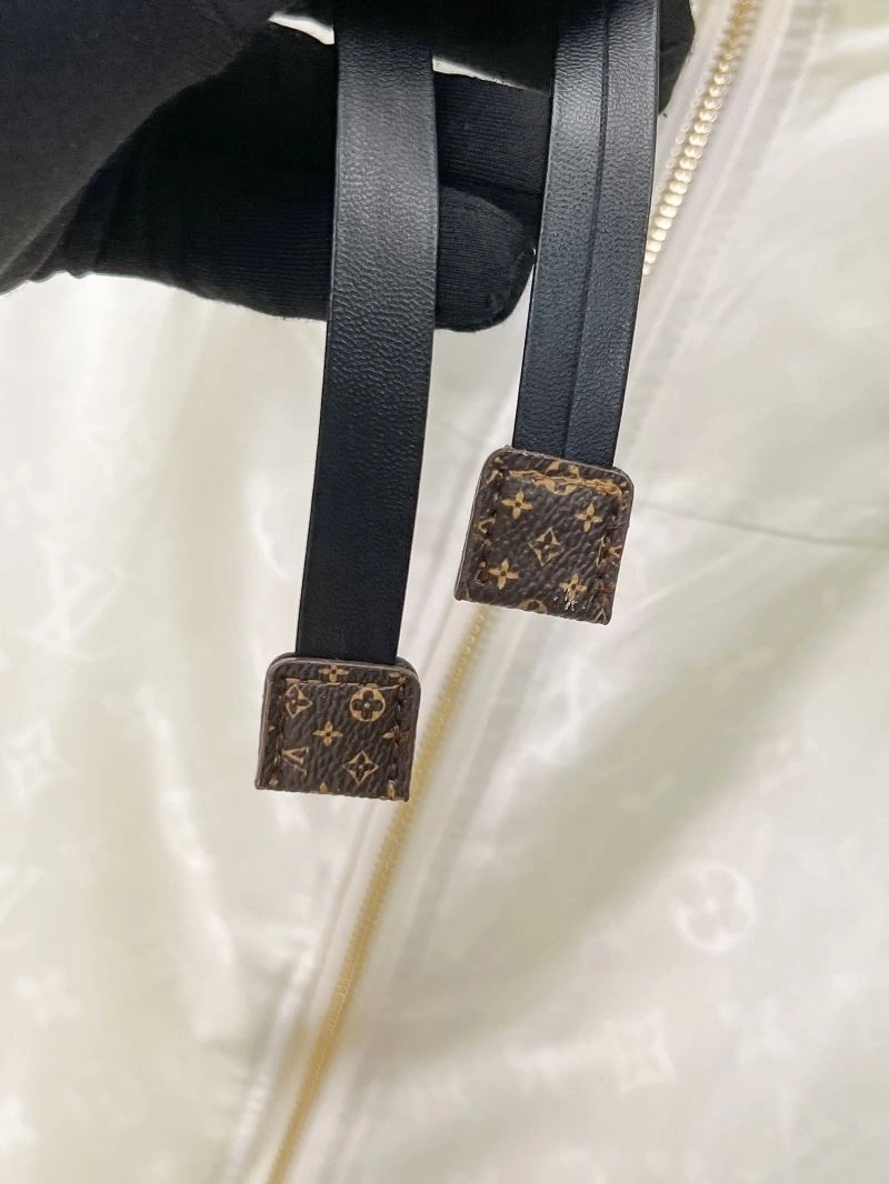Louis Vuitton Outwear ZeroBulk 136683