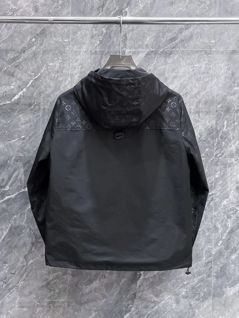 FashionForward Louis Vuitton Outwear 136678