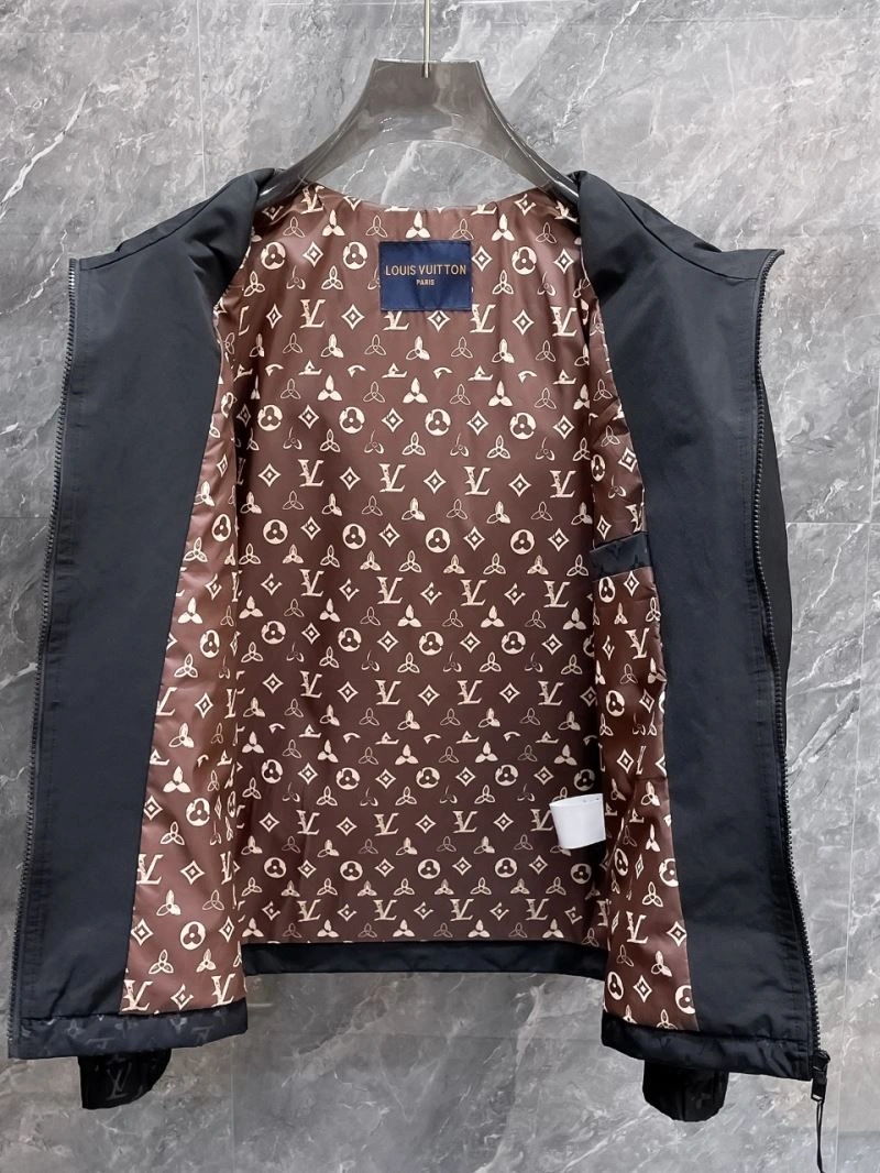 FashionForward Louis Vuitton Outwear 136678