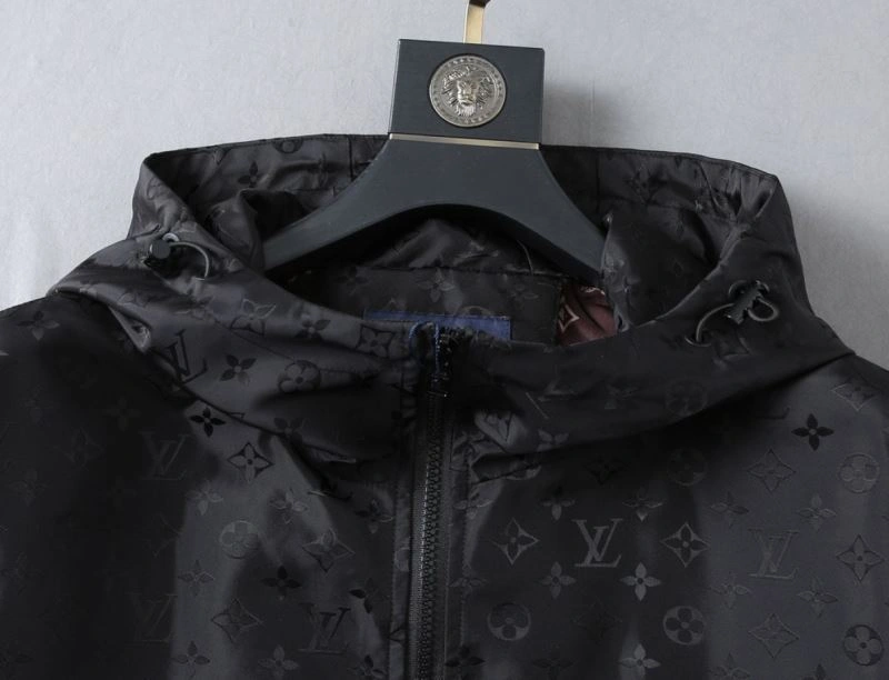 NewStyle Louis Vuitton Outwear 136679