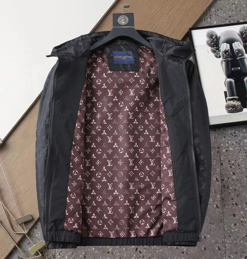 NewStyle Louis Vuitton Outwear 136679