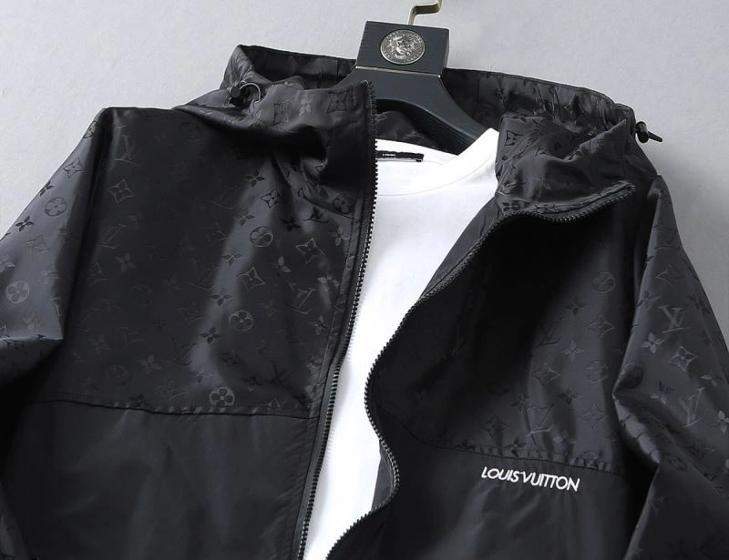 NewStyle Louis Vuitton Outwear 136679