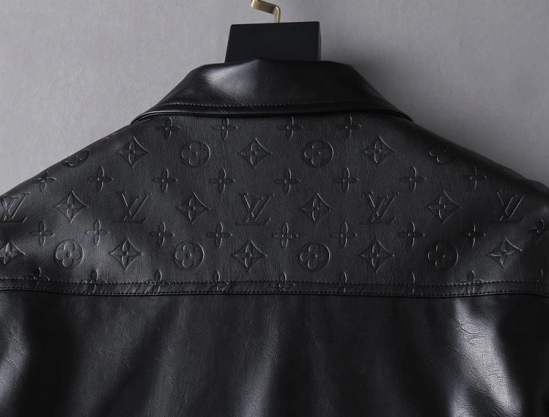 Breathable Louis Vuitton Outwear 136719