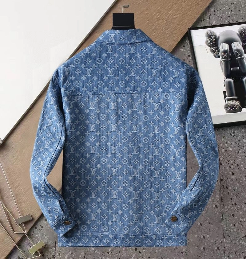 Classic Louis Vuitton Outwear 136676