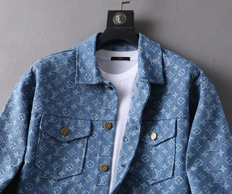 Classic Louis Vuitton Outwear 136676