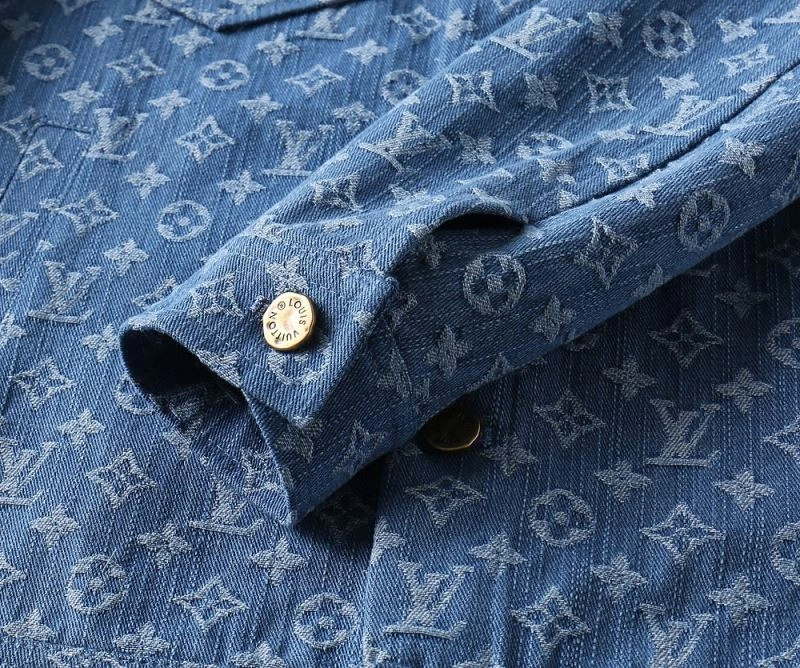 Classic Louis Vuitton Outwear 136676