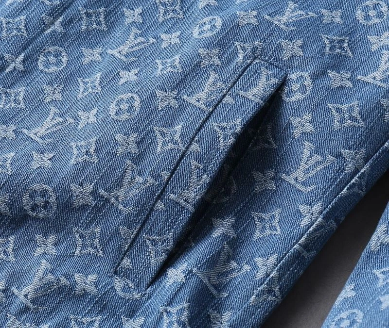 Classic Louis Vuitton Outwear 136676