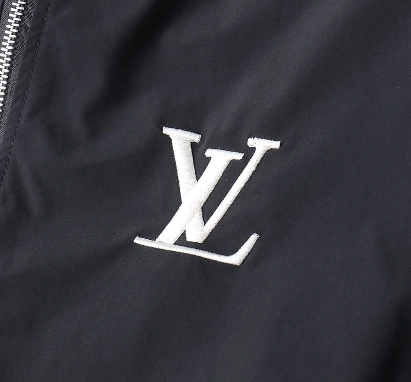 Louis Vuitton Outwear Durable 136675