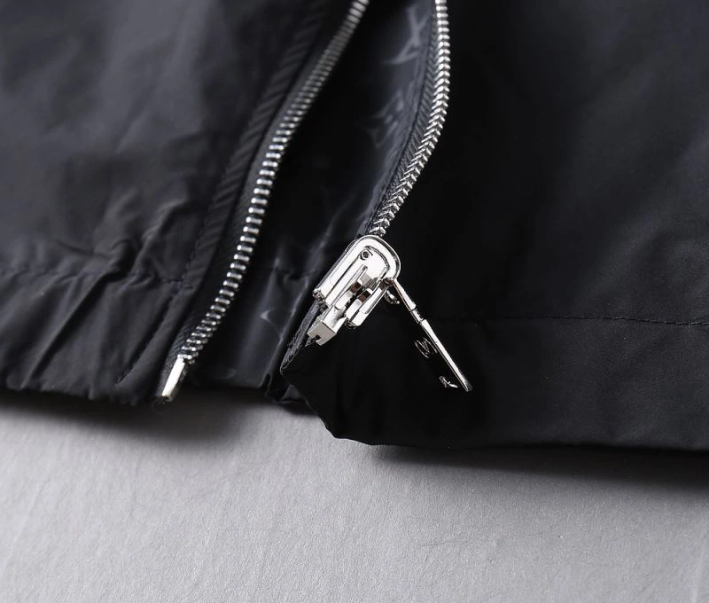 Louis Vuitton Outwear Durable 136675