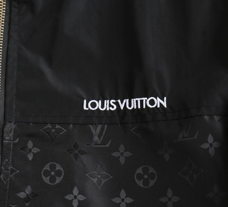 QuickDry Louis Vuitton Outwear 136674