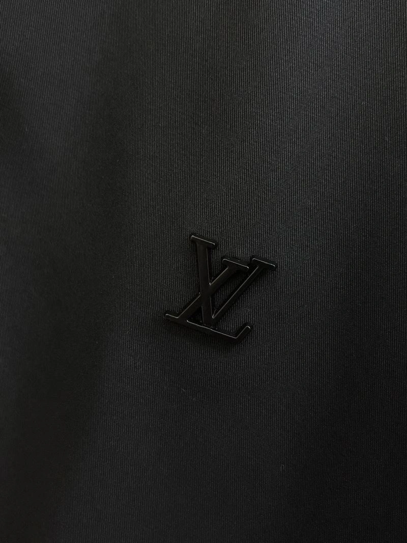 Sophisticated Louis Vuitton Outwear 136669