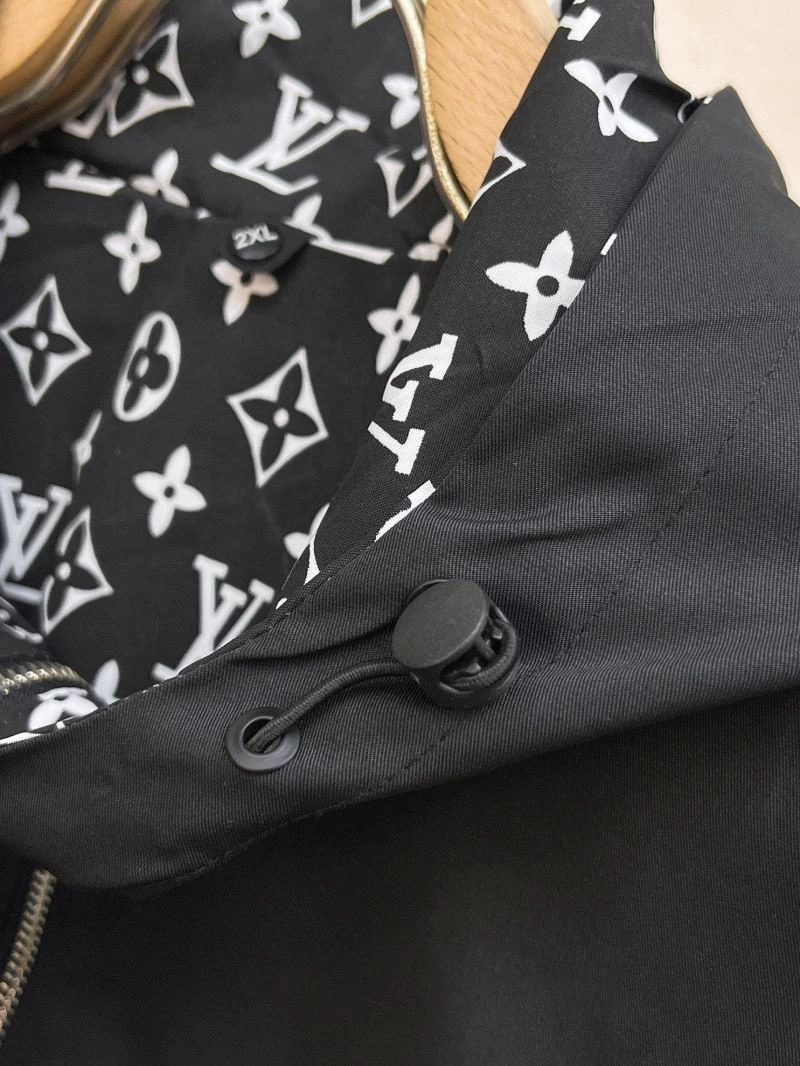 Sophisticated Louis Vuitton Outwear 136669