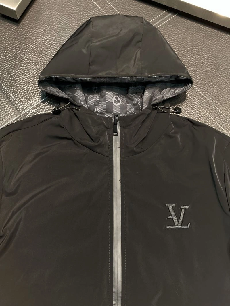 Louis Vuitton Outwear TechFriendly 136667