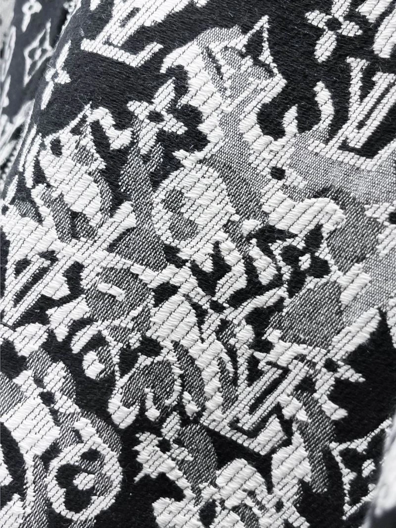 Louis Vuitton Outwear Effortless 136668