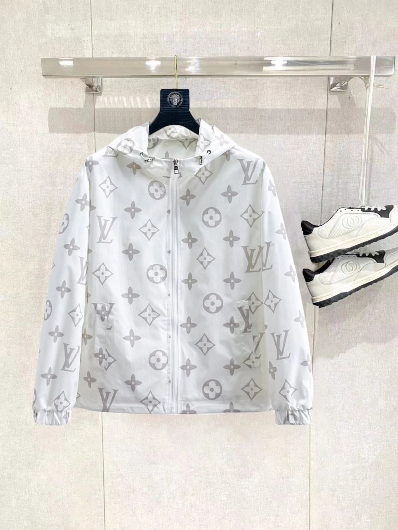 Vibrant Louis Vuitton Outwear 136661