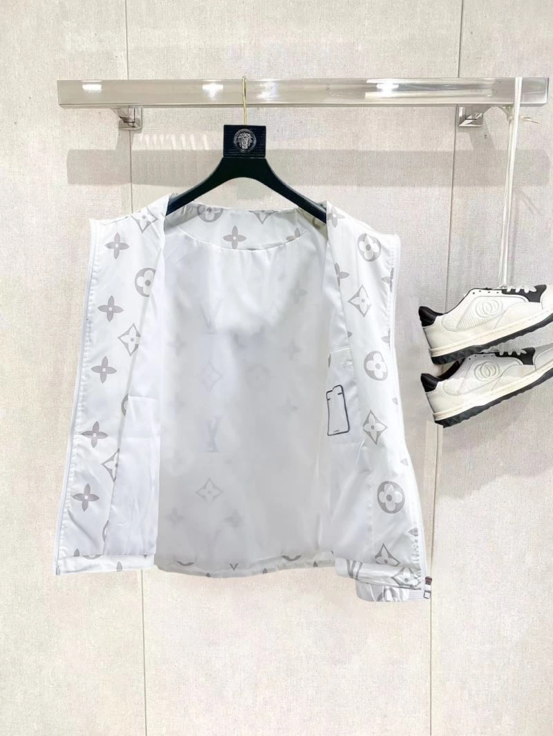 Vibrant Louis Vuitton Outwear 136661