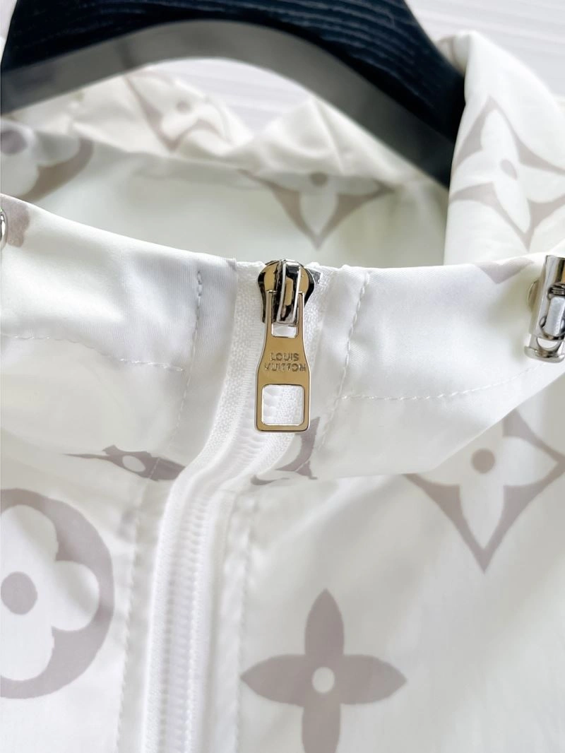 Vibrant Louis Vuitton Outwear 136661